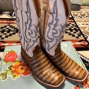 Macie Bean Women’s Faux Gator Cowboy Boots